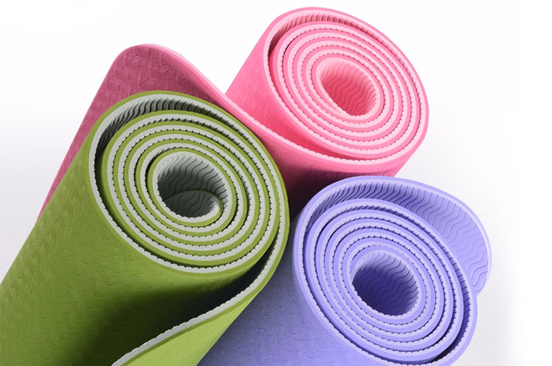 Thảm tập yoga tốt Thảm tập Yoga là thảm như thế nào? Những đặc điểm của thảm Yoga